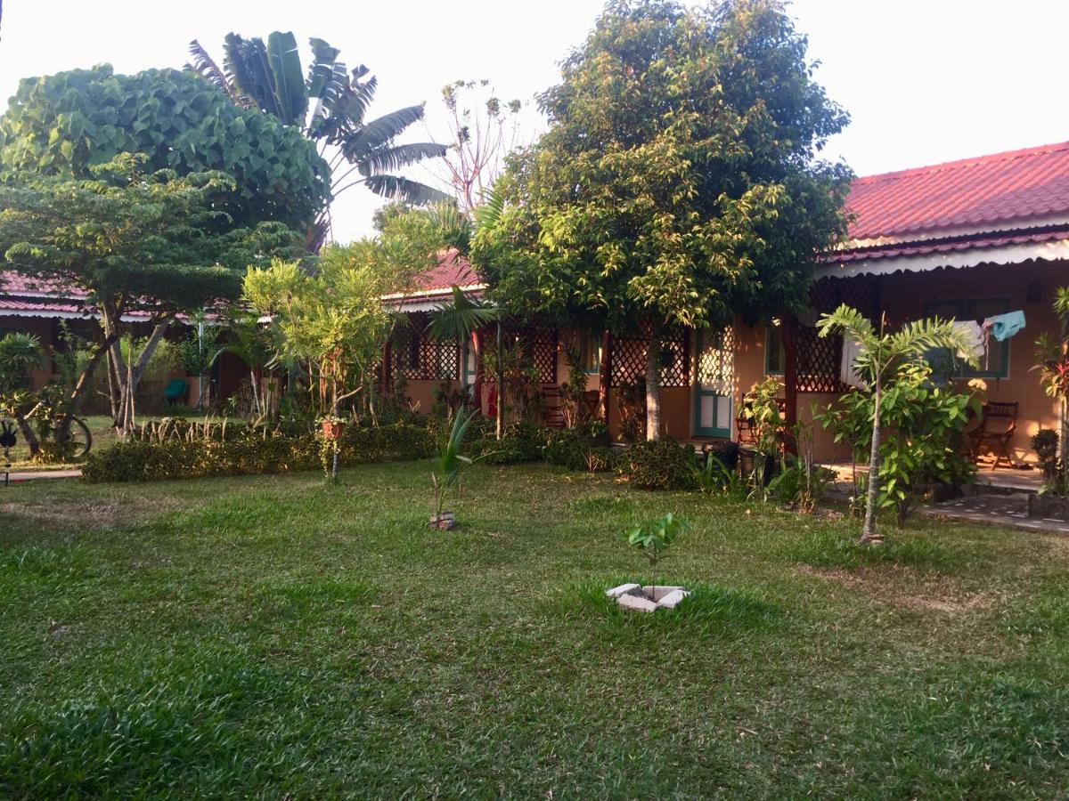 Soluna Guest House Pantai Cenang  Kültér fotó