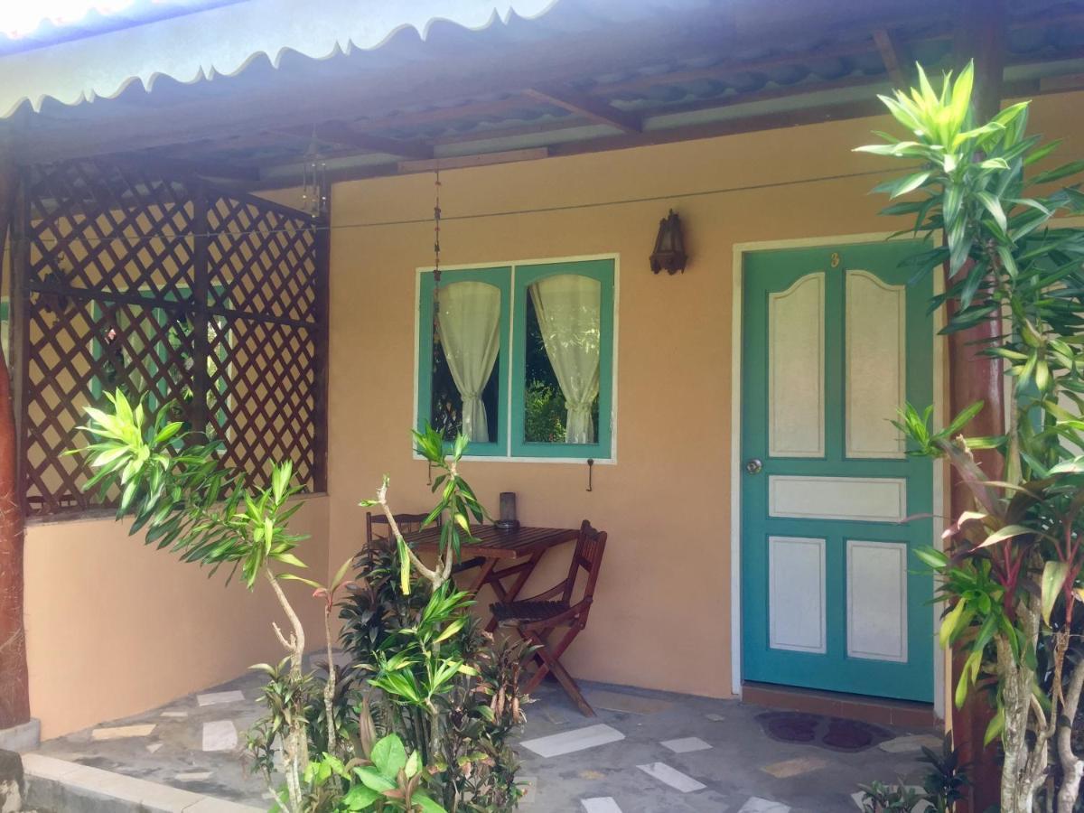 Soluna Guest House Pantai Cenang  Kültér fotó