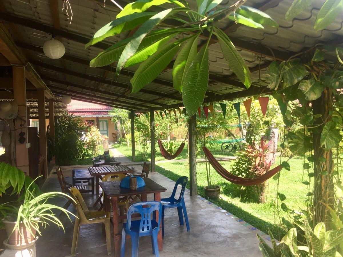 Soluna Guest House Pantai Cenang  Kültér fotó