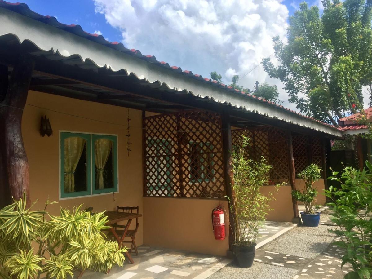 Soluna Guest House Pantai Cenang  Kültér fotó